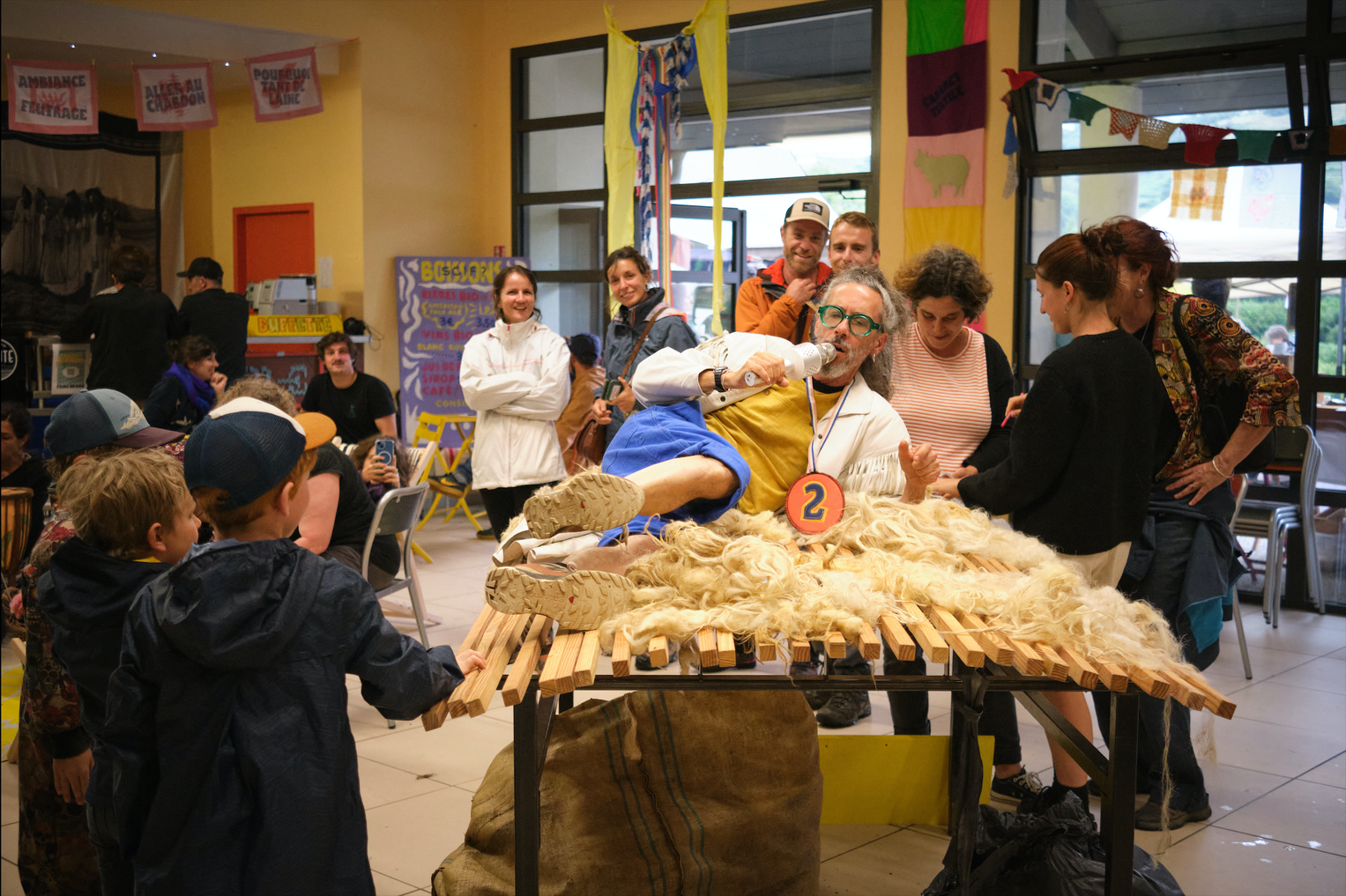 Cabaret Textile 2025 : exposition d’art textile contemporain et géoglyphe Dessiner la montagne