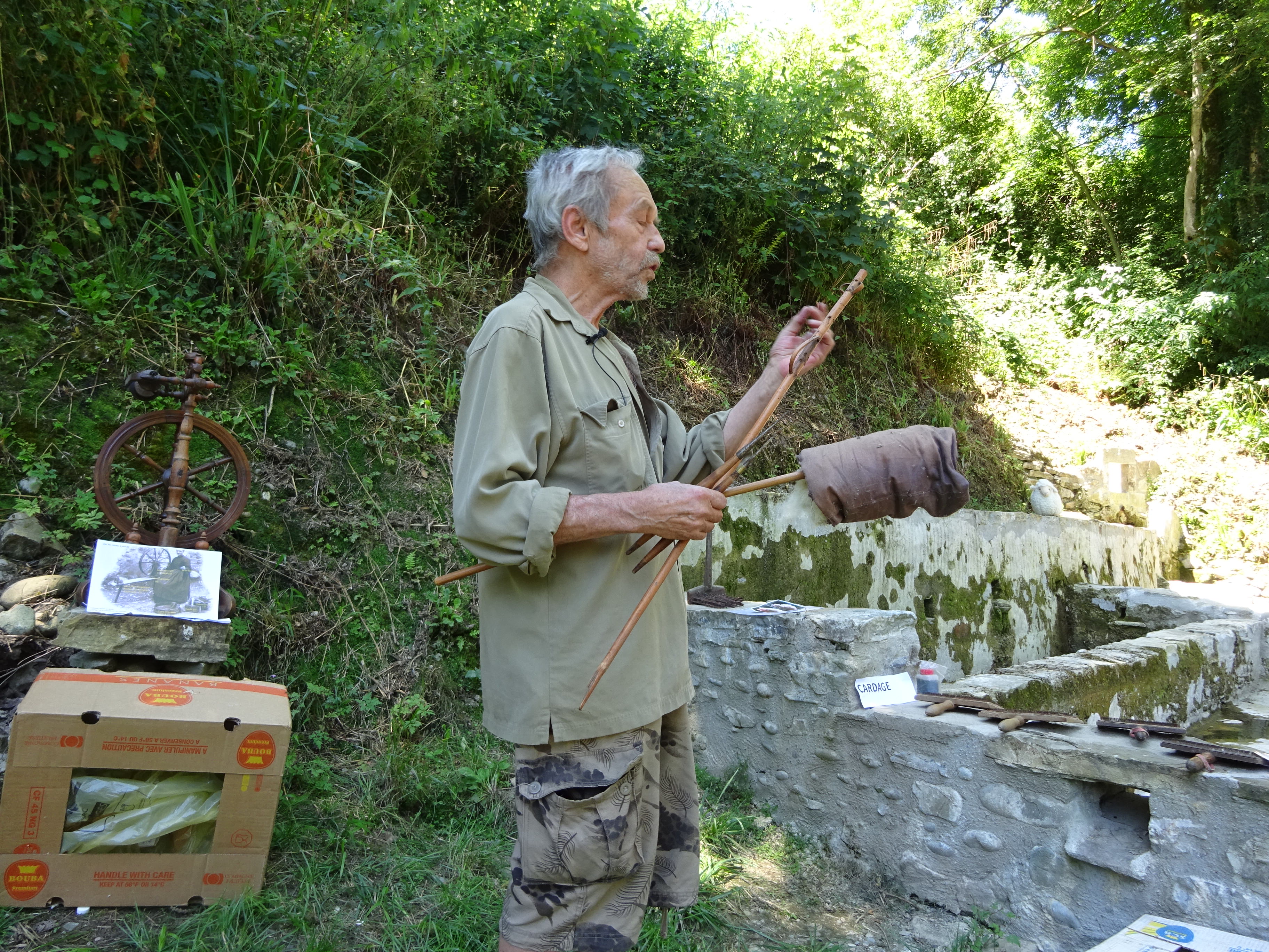 Cabaret Textile 2025, jour 2 : lavoir à laine et jardin tinctorial